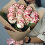 Кустовые розы монобукет MB средний от интернет-магазина «Your Fantasy»в Нижнем Тагиле