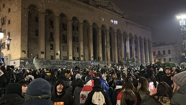 Туроператоры сообщили о падении спроса на поездки в Грузию из-за протестов